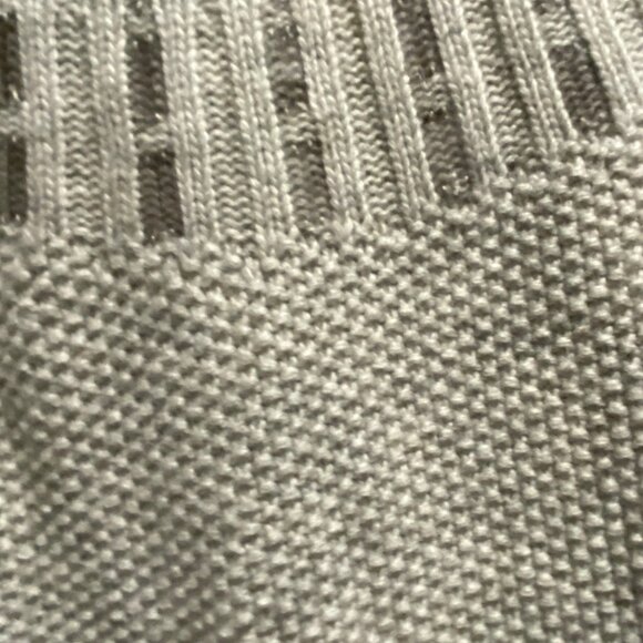 (10) Vince Quiet Luxury Minimalist Oversized Preppy Sporty Cashmere Sweater S - Picture 5 of 8